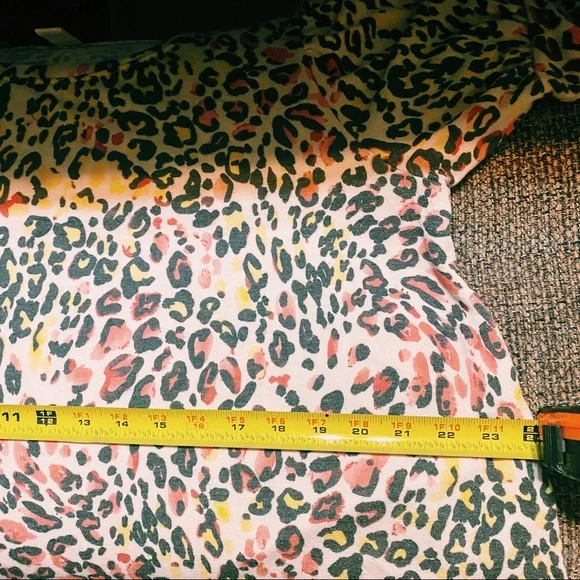 CY Fashion Leopard Print Top With Puffy Sleeves Yellow Pink White Black Large - Picture 5 of 7